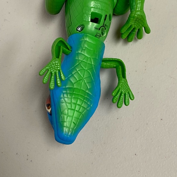 Robo Alive Lurking Lizard series - Blue and Green - Picture 5 of 14